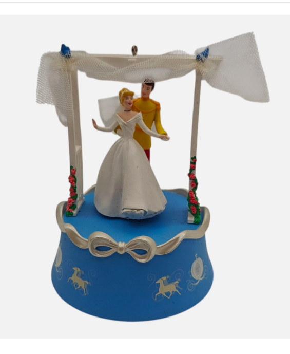 2005 Wedding Day Dance - Wind-Up Music & Motion *Plays Tchaikovsky's 
